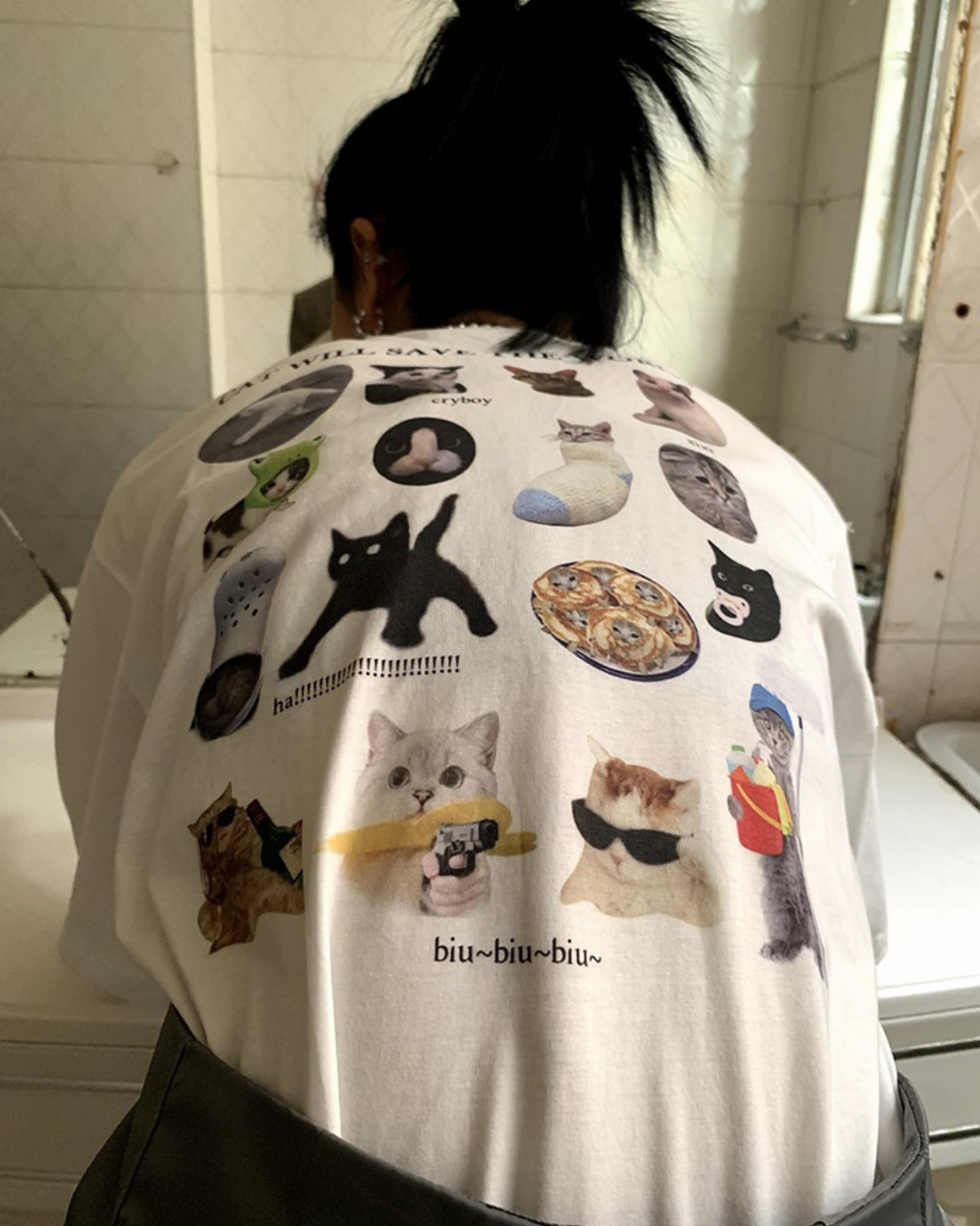 minimal cat tee