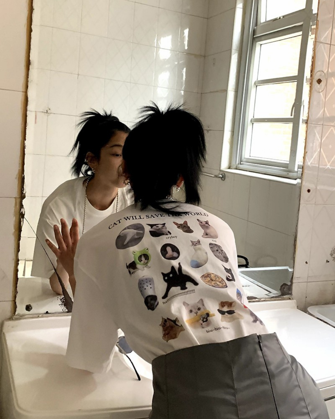 minimal cat tee