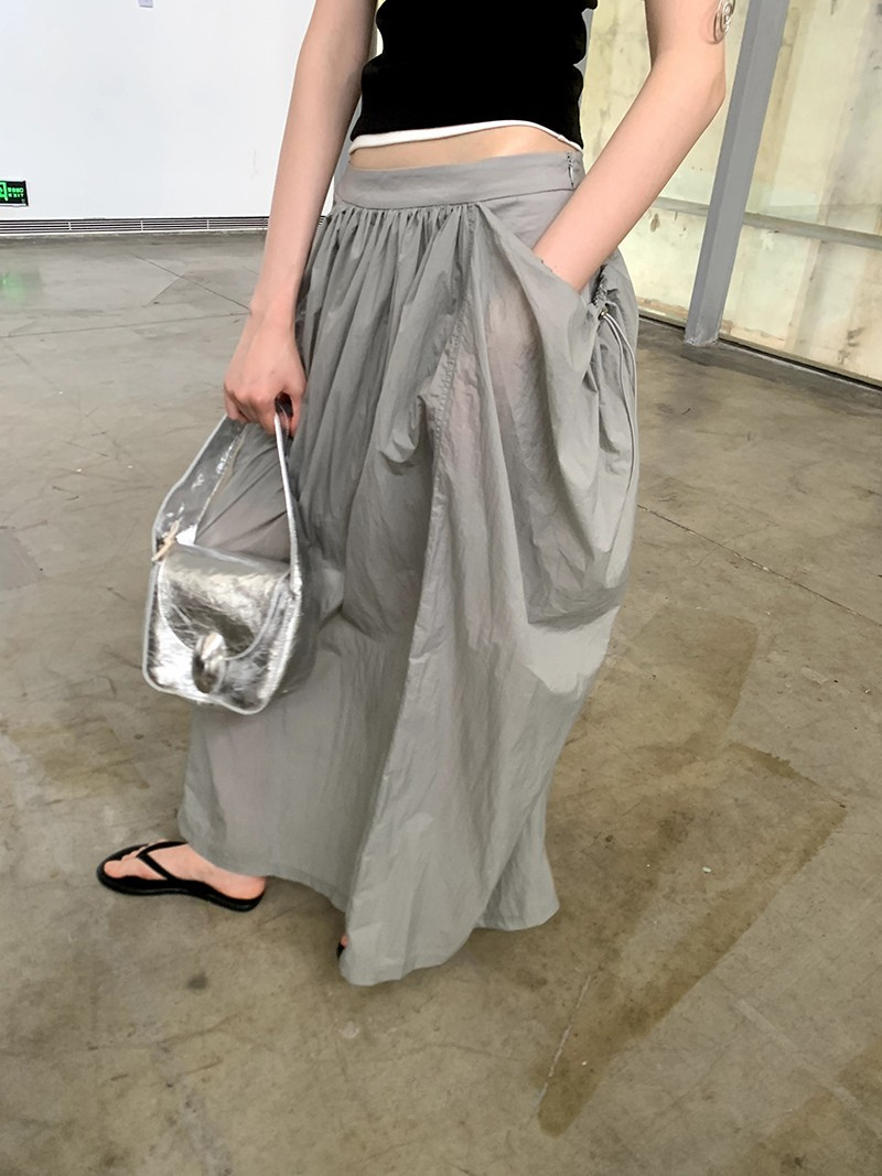 low-rise skirt