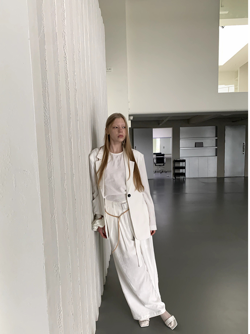 lightweight white suit set  -  jacket-pants-tank top