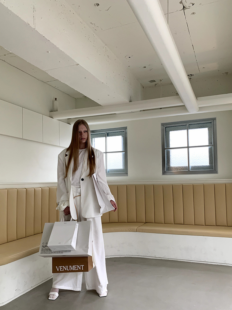 lightweight white suit set  -  jacket-pants-tank top