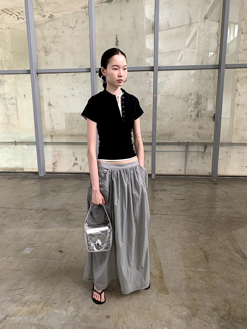 low-rise skirt