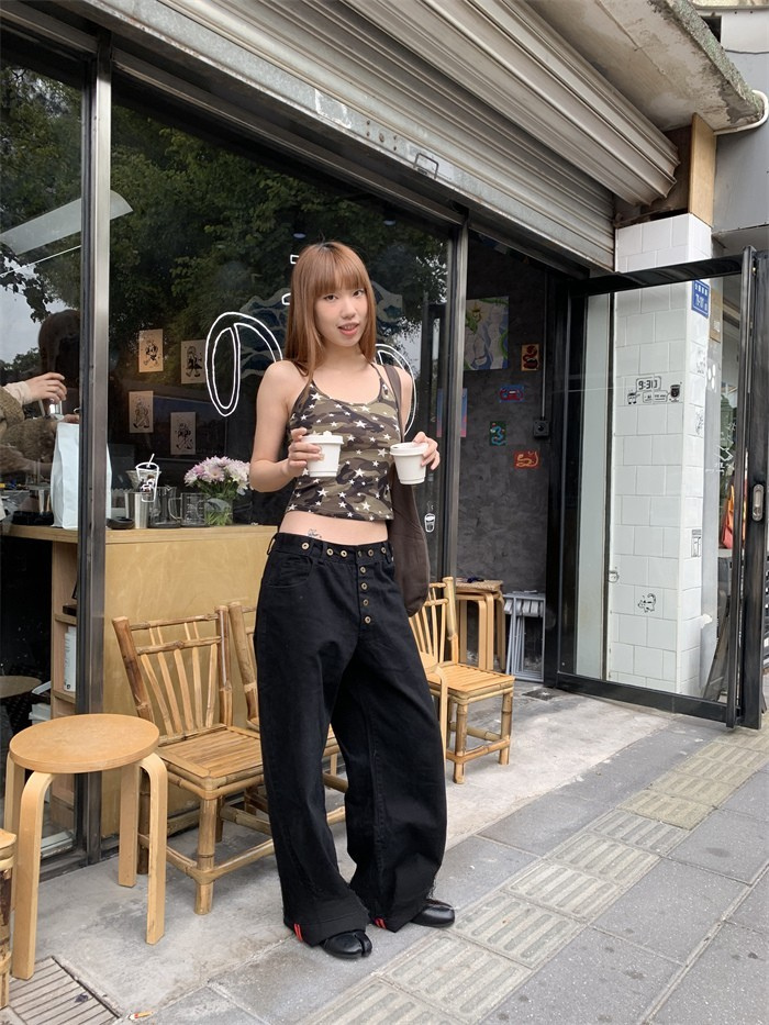 wide-leg denim pants