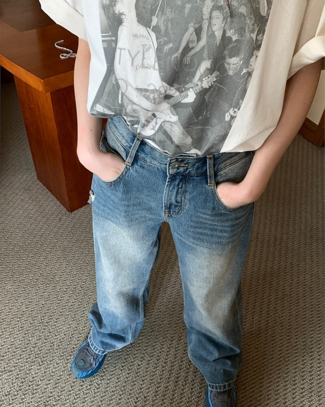 Retro Wash Low-Rise Jeans　