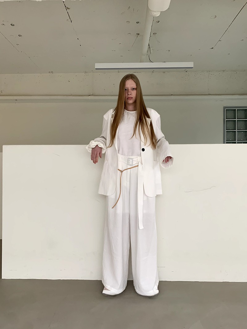 lightweight white suit set  -  jacket-pants-tank top