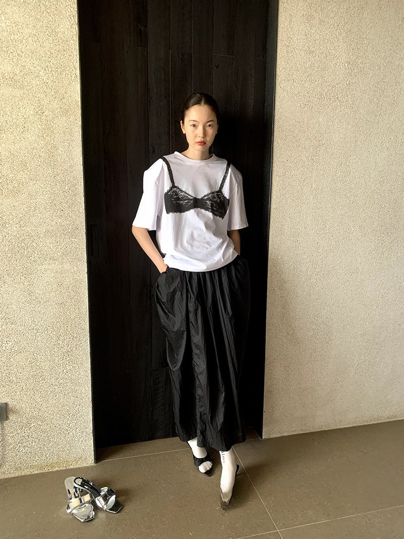 low-rise skirt