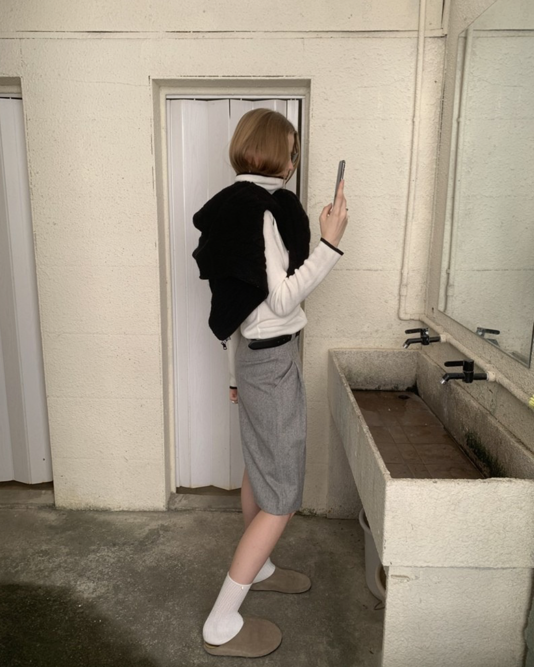 Tailored Wool Mid Pants